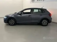 Usata VW Polo Life 80 CV (58 kW) 2021 Grigio Utilitaria