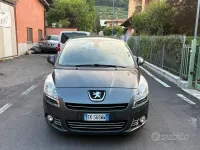 Usata Peugeot 5008 Active 150 CV (110 kW) 2012 Grigio Monovolume