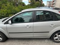 Usata Ford Focus 90 CV (66 kW) 2006 Grigio Berlina