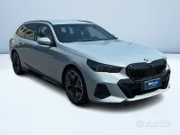 Usata BMW 520 M Sport 197 CV (144 kW) 2024 Grigio metallizzato Station wagon