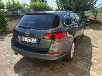 Usata Opel Astra Cosmo 140 CV (102 kW) 2011 Grigio Station wagon