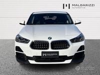 Usata BMW X2 Comfort Edition 220 CV (161 kW) 2023 Alpinweiss iii pastello SUV