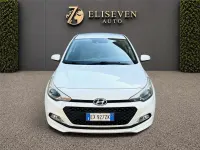 Usata Hyundai i20 Style 84 CV (61 kW) 2015 Bianco Utilitaria