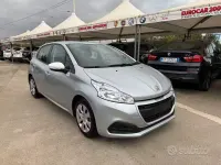 Usata Peugeot 208 Active 82 CV (60 kW) 2018 Grigio Utilitaria
