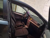 Usata Opel Astra Enjoy 101 CV (74 kW) 2008 Grigio Berlina