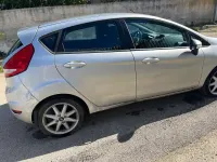 Usado Ford Fiesta Titanium 71 HP (52 kW) 2011 Prateado Sedan