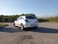 Usata Opel Astra GTC Enjoy 101 CV (74 kW) 2005 Grigio Berlina