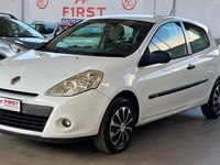 Usata Renault Clio II 74 CV (54 kW) 2010 Bianco Utilitaria