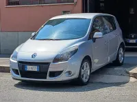 Usata Renault Scénic 110 CV (80 kW) 2011 Grigio Monovolume