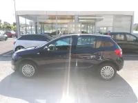Usata Dacia Sandero Lauréate 75 CV (55 kW) 2013 Bluazzurro Berlina