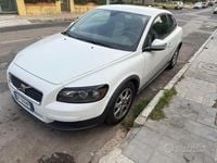 Usata Volvo C30 109 CV (80 kW) 2010 Bianco Utilitaria