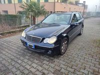 Usata Mercedes 220 150 CV (110 kW) 2006 Nero Station wagon