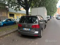 Usata VW Touran 105 CV (77 kW) 2011 Grigio Monovolume