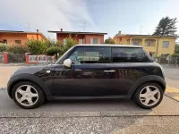 Usata Mini Cooper D 109 CV (80 kW) 2007 Nero Utilitaria
