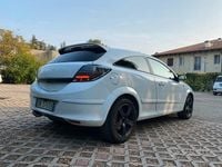 Usata Opel Astra GTC 90 CV (66 kW) 2008 Coupé