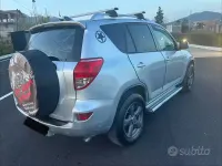 Usata Toyota RAV4 Sol 136 CV (100 kW) 2007 Grigio SUV
