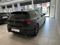 Usata VW Golf VIII GTI 245 CV (180 kW) 2023 Grigio Berlina
