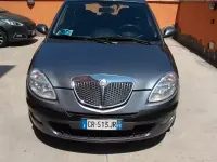 Usata Lancia Ypsilon 80 CV (58 kW) 2004 Grigio Utilitaria