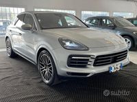 Usata Porsche Cayenne 470 CV (345 kW) 2020 Argento metallizzato SUV