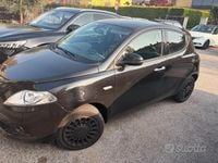 Usata Lancia Ypsilon Gold 69 CV (50 kW) 2023 Nero Utilitaria