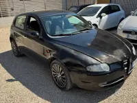 Usata Alfa Romeo 147 Distinctive 116 CV (85 kW) 2002 Nero Utilitaria
