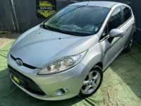 Usata Ford Fiesta Titanium 92 CV (67 kW) 2010 Grigio Berlina