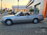 Usata Mercedes E200 136 CV (100 kW) 1994 Grigio Cabrio