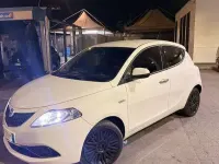 Usata Lancia Ypsilon Gold 95 CV (69 kW) 2016 Utilitaria