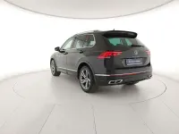 Usata VW Tiguan R-line 150 CV (110 kW) 2023 Deep black perlato SUV