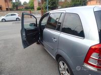 Usata Opel Zafira 125 CV (91 kW) 2010 Blu Monovolume