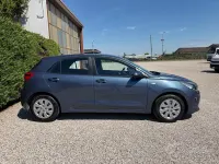 Usata Kia Rio 82 CV (60 kW) 2018 Blu Berlina