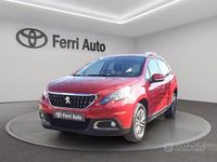Usata Peugeot 2008 Active 100 CV (73 kW) 2018 Rosso SUV