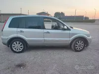 Usata Ford Fusion 68 CV (50 kW) 2010 Grigio Utilitaria