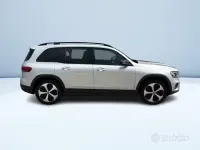 Usata Mercedes GLB200 150 CV (110 kW) 2023 Argento metallizzato SUV