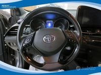 Usata Toyota C-HR Active 98 CV (72 kW) 2017 Grigio SUV