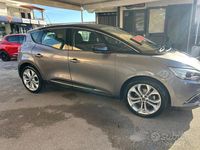 Usata Renault Scénic IV Initiale 120 CV (88 kW) 2019 Grigio Monovolume