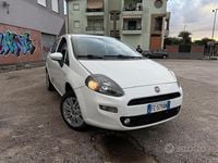 Usata Fiat Punto Lounge 77 CV (56 kW) 2016 Bianco Utilitaria