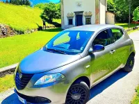 Usata Lancia Ypsilon 95 CV (69 kW) 2014 Grigio Utilitaria