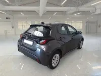 Usata Toyota Yaris Hybrid Active 92 CV (67 kW) 2025 Grigio Berlina
