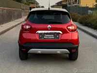 Usata Renault Captur 90 CV (66 kW) 2016 Rosso SUV