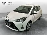Usata Toyota Yaris Hybrid Active 101 CV (74 kW) 2020 Bianco Berlina