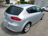 Usata Seat Leon 105 CV (77 kW) 2011 Grigio Utilitaria
