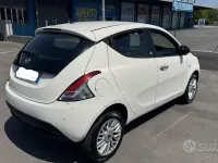 Usata Lancia Ypsilon 80 CV (58 kW) 2015 Bianco Utilitaria