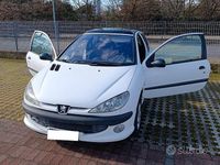 Usata Peugeot 206 75 CV (55 kW) 2002 Bianco Berlina