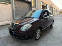 Usata Lancia Ypsilon 75 CV (55 kW) 2009 Viola Utilitaria