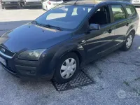 Usata Ford Focus 90 CV (66 kW) 2006 Grigio Station wagon