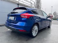 Usata Ford Focus Titanium 120 CV (88 kW) 2017 Blu Berlina