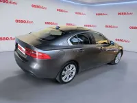 Usata Jaguar XE 179 CV (131 kW) 2015 Grigio Berlina
