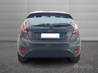 Usado Ford Fiesta Business Edition 75 HP (55 kW) 2017 Cinzento Citadino