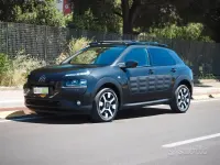 Usata Citroën C4 Shine 99 CV (72 kW) 2017 Nero SUV